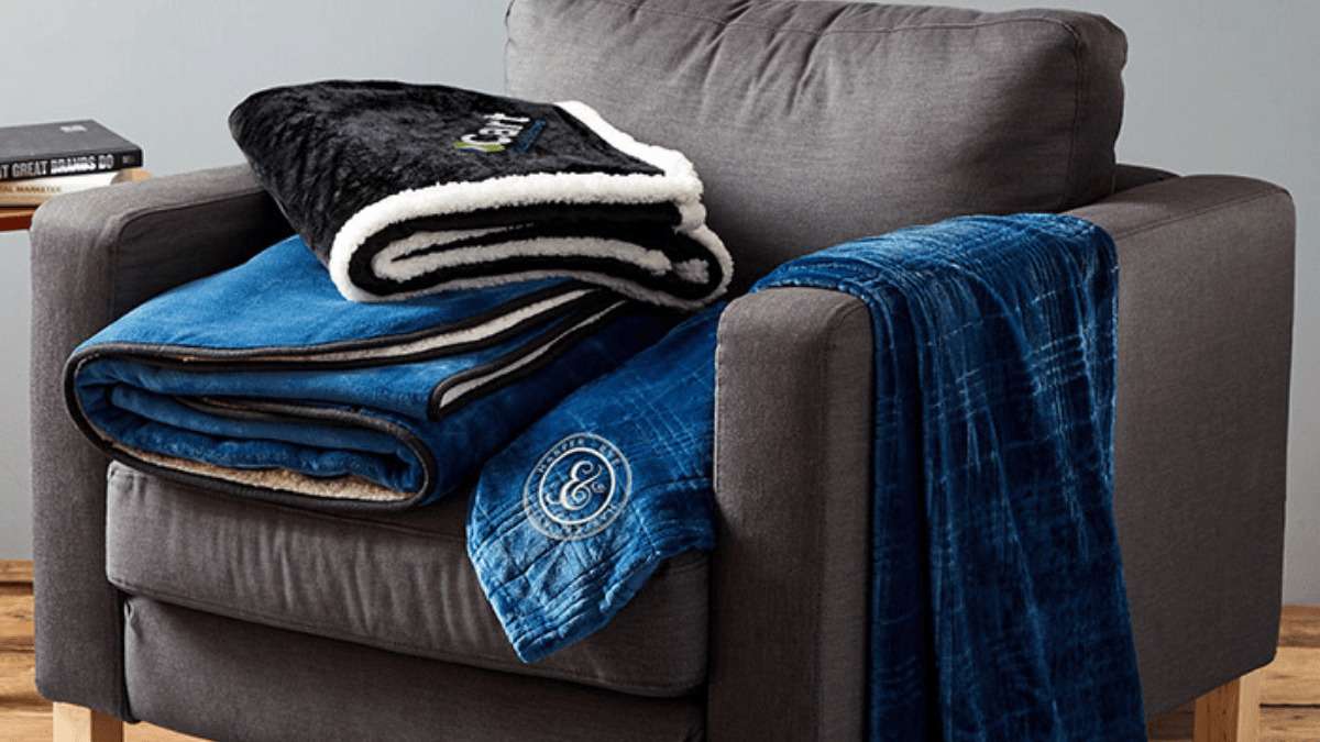 15 Best Promotional Christmas Gifts for Employees and Clients