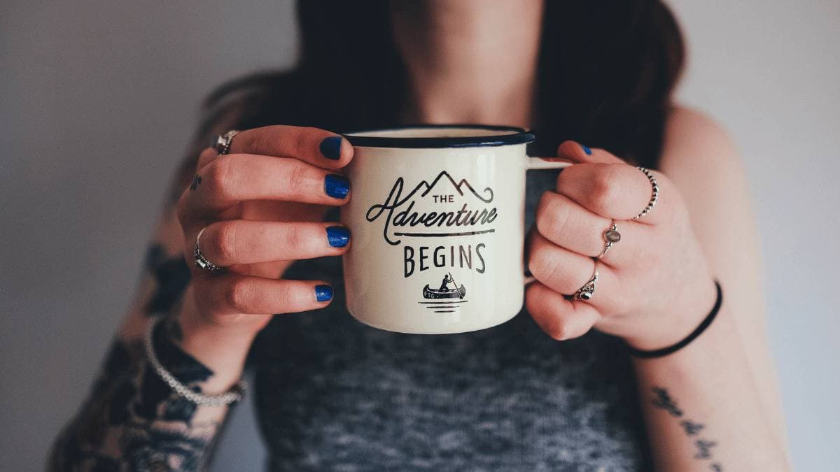 How to Make Your Custom Personalized Mugs (& Examples)