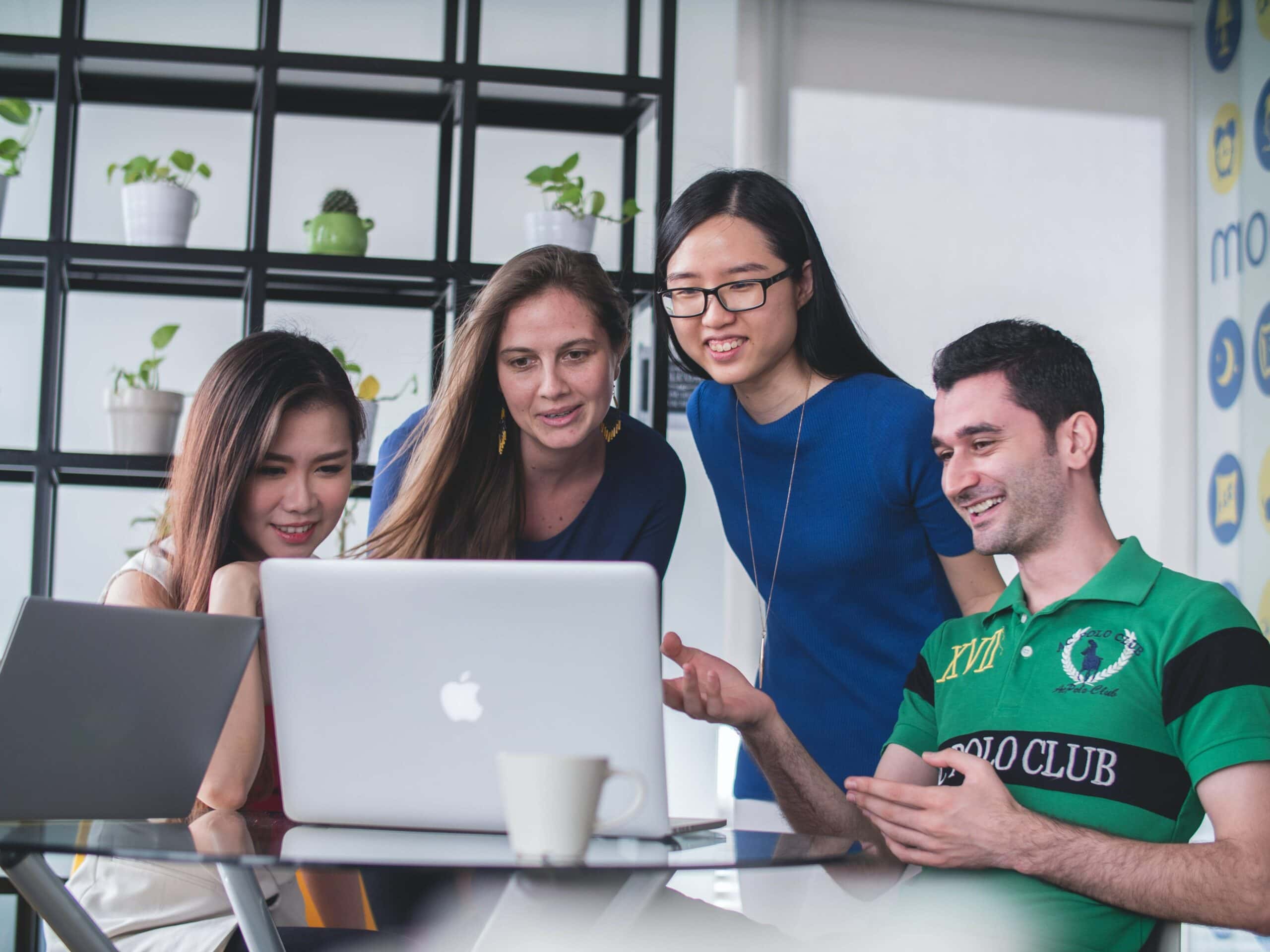 9 Next-Gen BambooHR Alternatives & Competitors [2025]