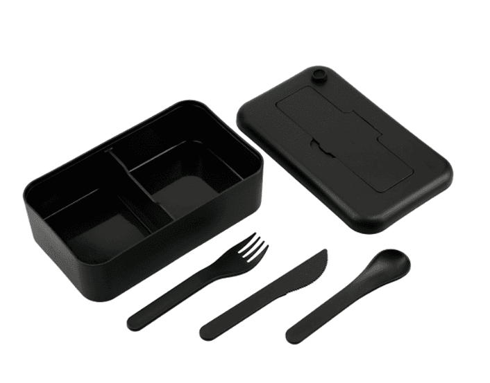 Screenshot of a lunch box and utensils.