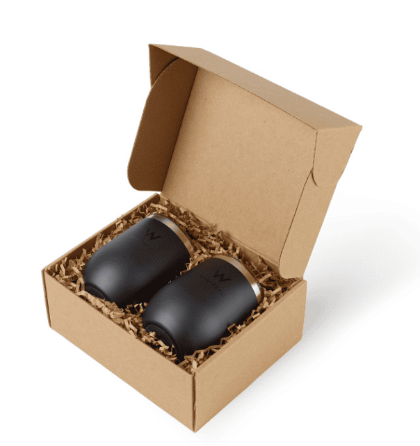 Screenshot of a gift box with two black wine cups inside.