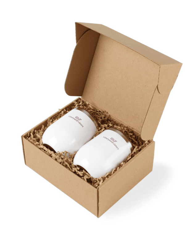 Screenshot of a gift box with two white cups inside.