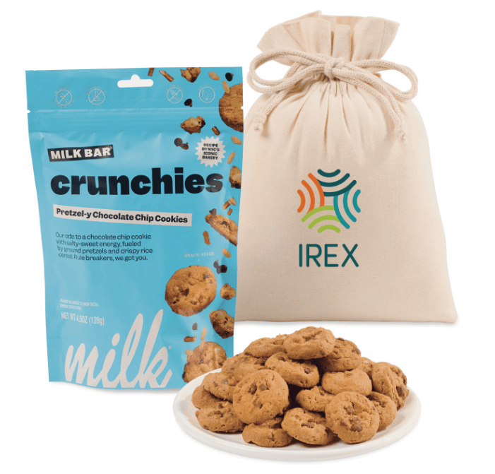 Screenshot of a plate and bag of cookies and a pouch.