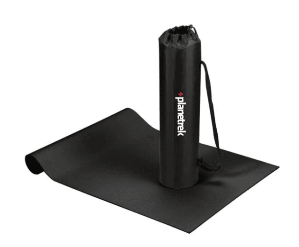 Screenshot of a black yoga mat and a bag.