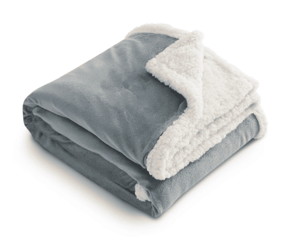 SwagDrop Field & Co. Sherpa Blanket, in grey, made of polyester fleece for maximum comfort and warmth.